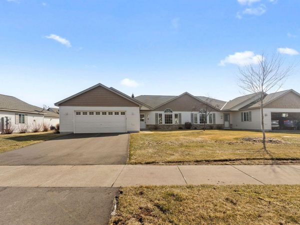 74 Stratford Way, Hudson, WI 54016