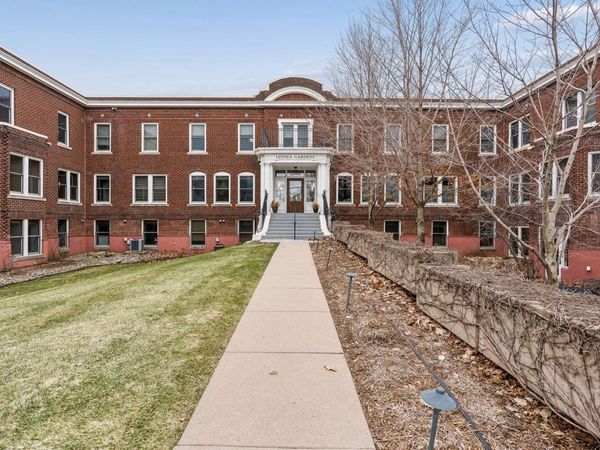 2040 Como Avenue, Unit 202, Saint Paul, MN 55108