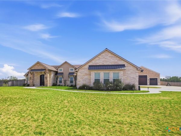 500 Sendera Loop , Victoria, TX 77904