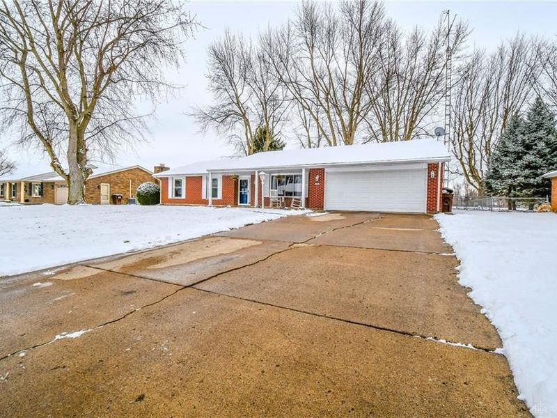 737 Honeysuckle Drive, Greenville Township, OH 45331 Photo 2