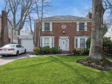 24 Welwyn Road, Great Neck, NY 11021