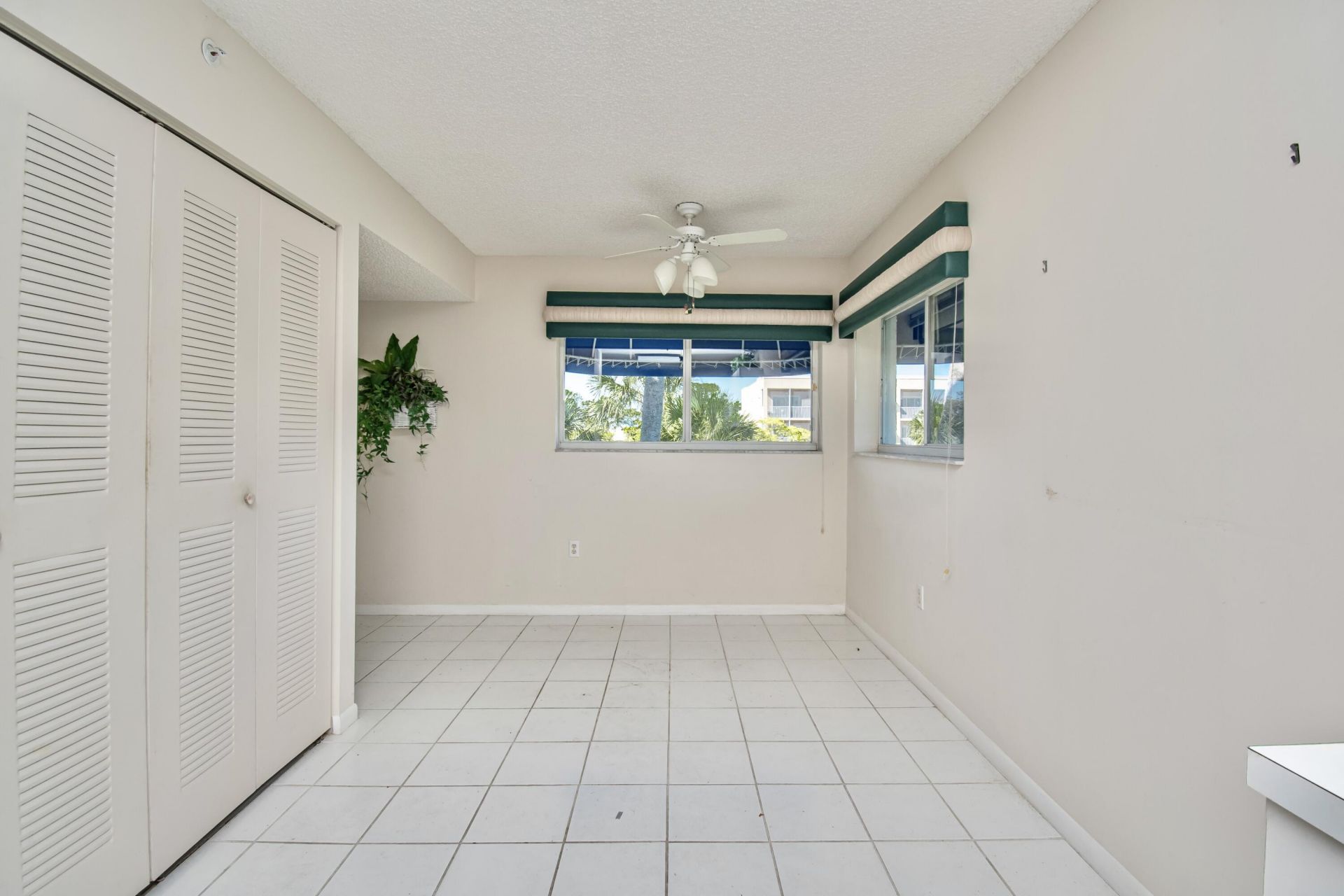 4734 Lucerne Lakes Boulevard E, Unit 301, Greenacres, FL 33467 Photo