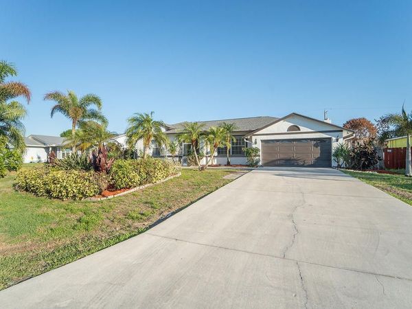 762 SW Ancona Road, Port St. Lucie, FL 34953