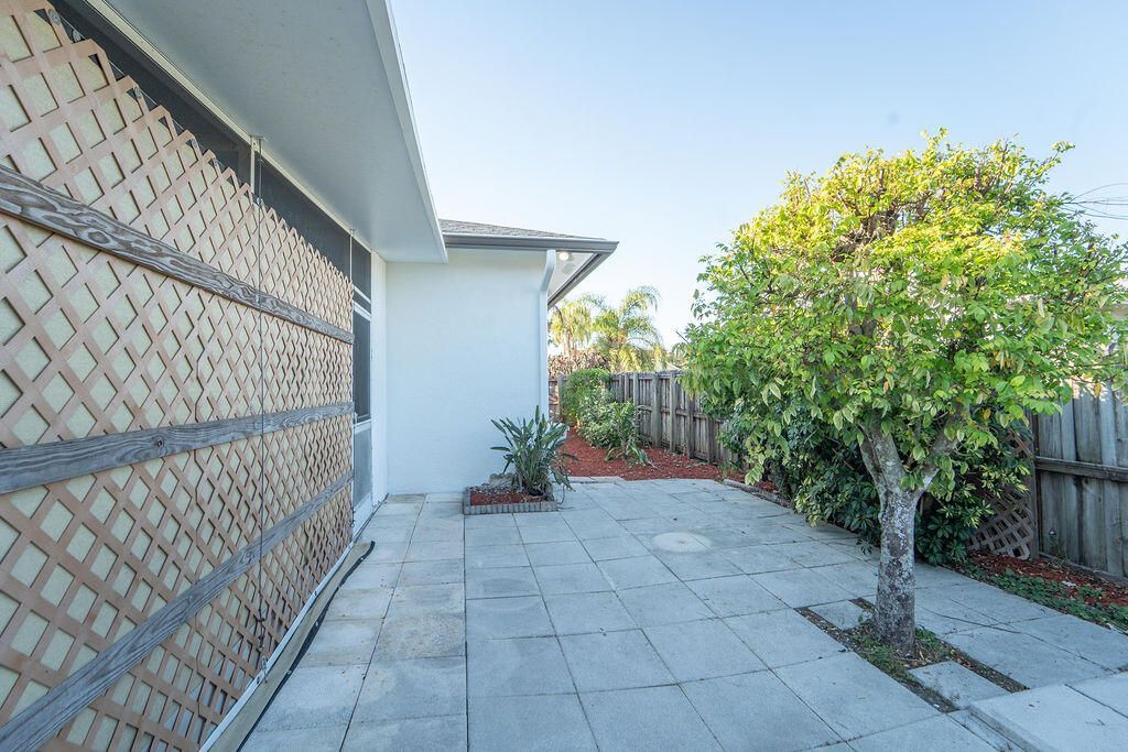 762 SW Ancona Road, Port Saint Lucie, FL 34953 Photo