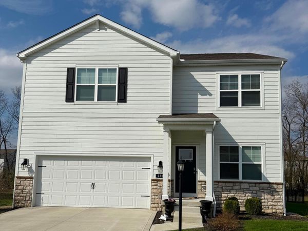 238 Carrowmoore Drive, Pickerington, OH 43147