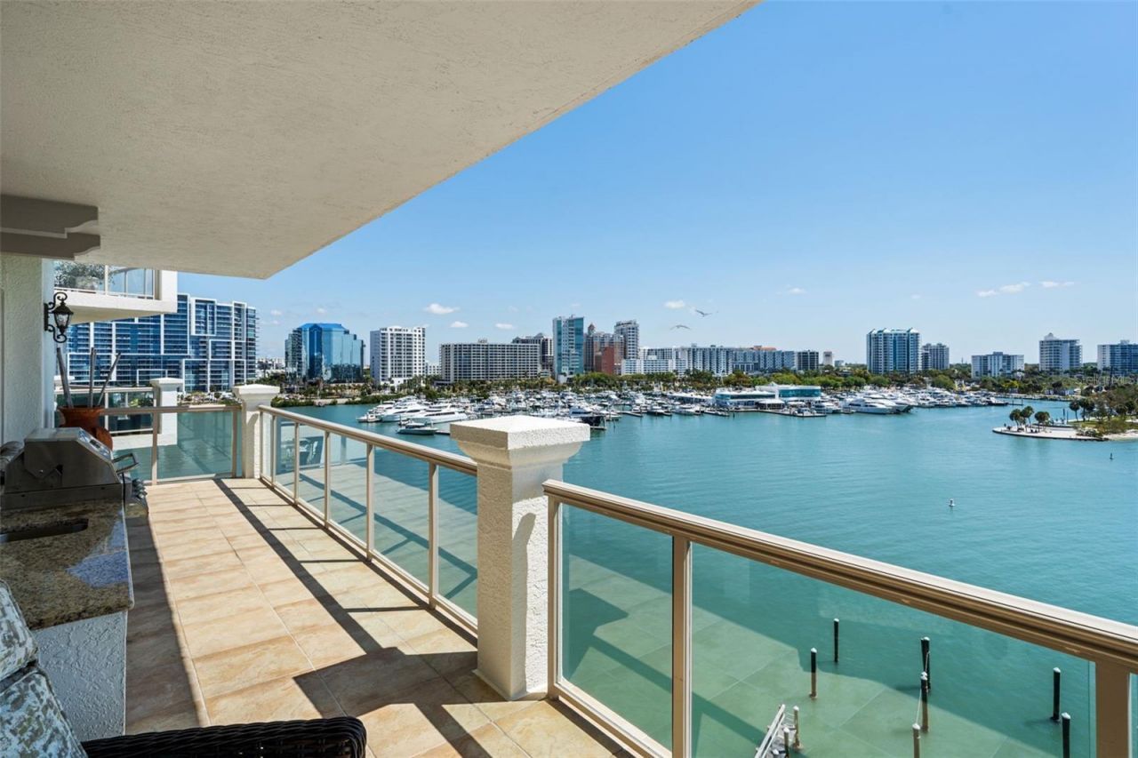 464 Golden Gate Point, Unit 703, Sarasota, FL 34236 Photo