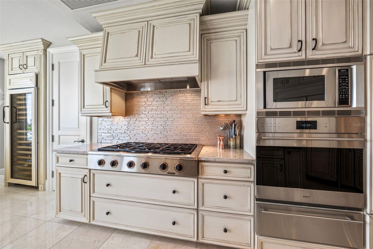 464 Golden Gate Point, Unit 703, Sarasota, FL 34236 Photo