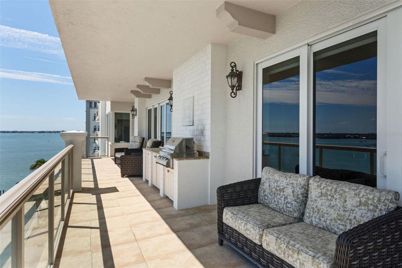 464 Golden Gate Point, Unit 703, Sarasota, FL 34236 Photo