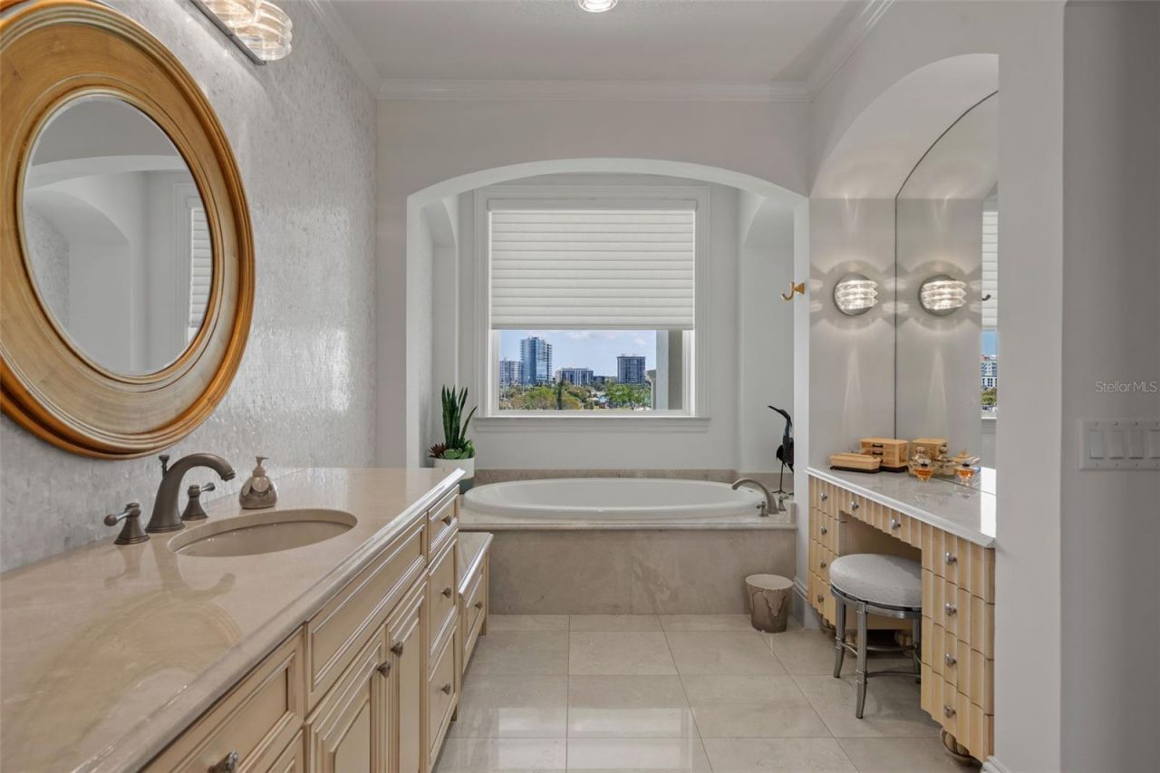 464 Golden Gate Point, Unit 703, Sarasota, FL 34236 Photo