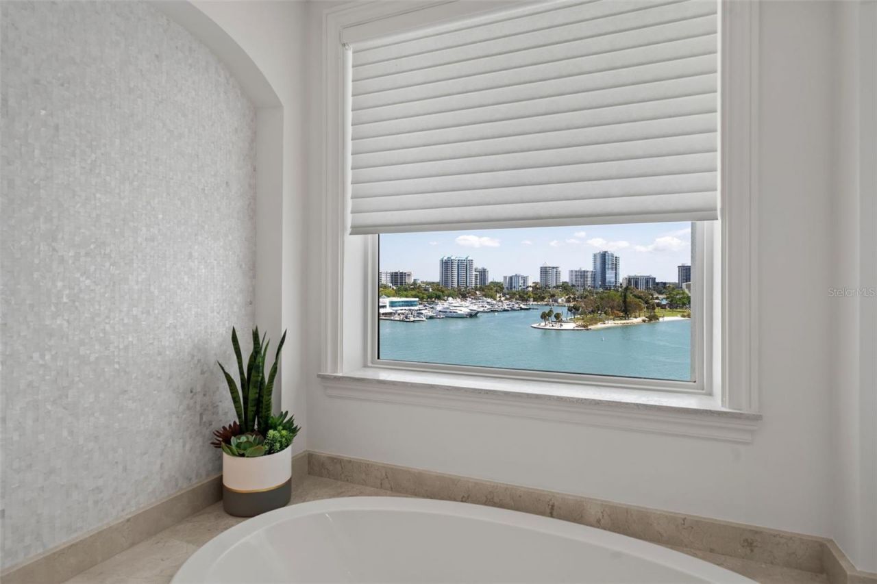 464 Golden Gate Point, Unit 703, Sarasota, FL 34236 Photo
