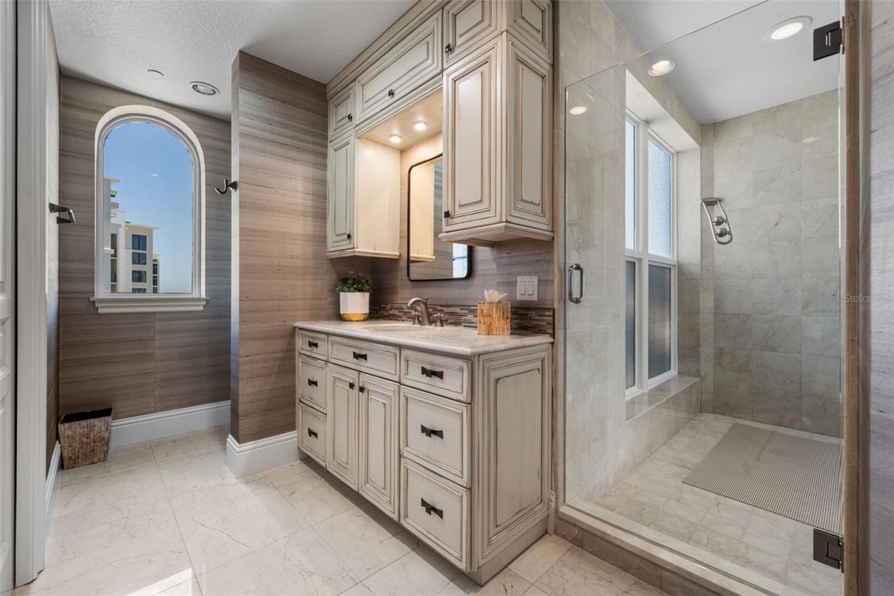 464 Golden Gate Point, Unit 703, Sarasota, FL 34236 Photo