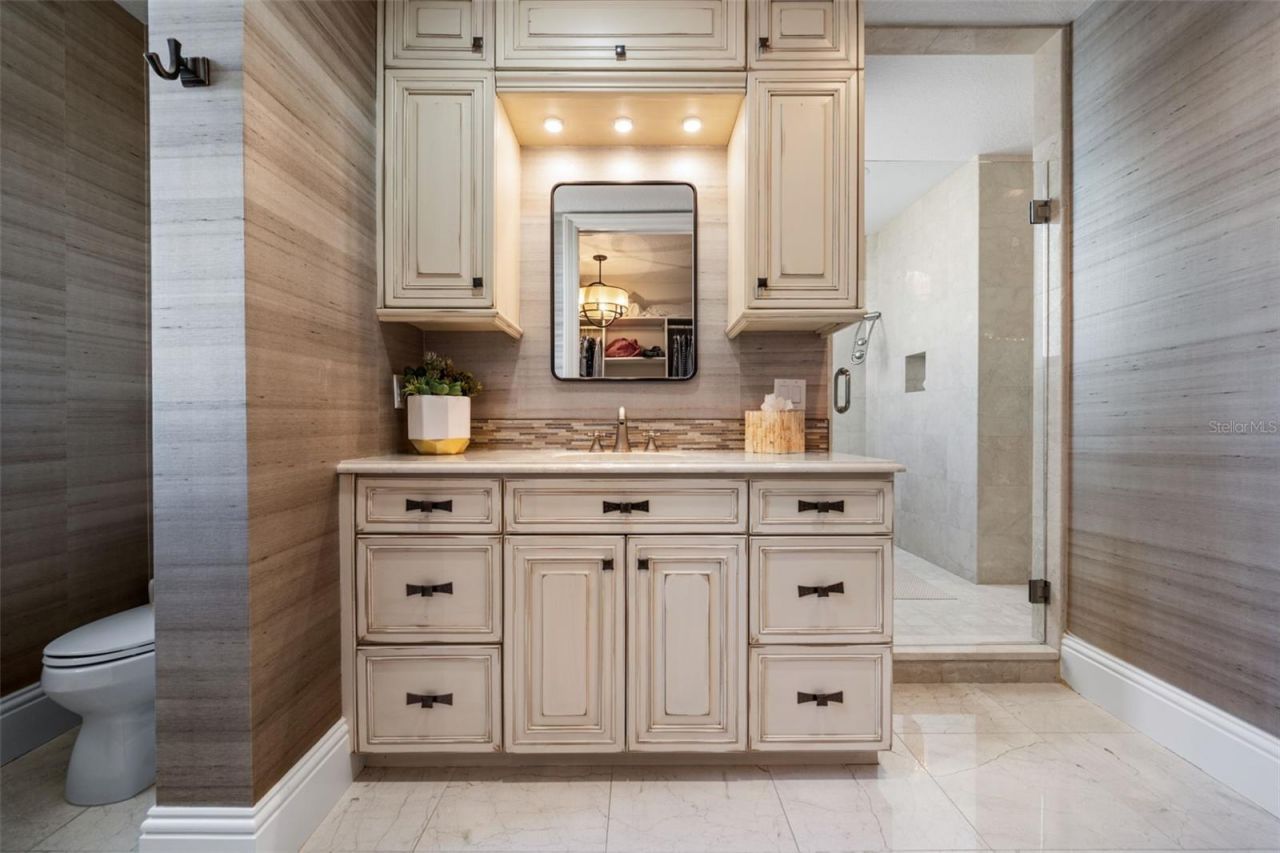 464 Golden Gate Point, Unit 703, Sarasota, FL 34236 Photo