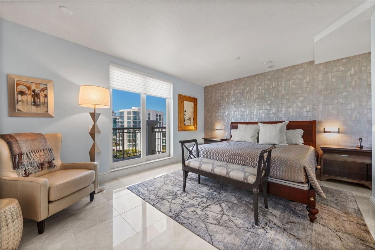 464 Golden Gate Point, Unit 703, Sarasota, FL 34236 Photo