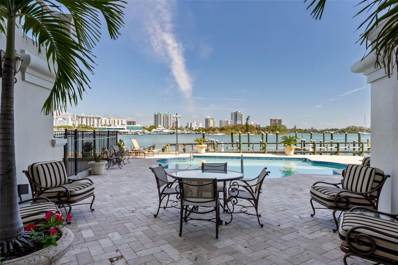 464 Golden Gate Point, Unit 703, Sarasota, FL 34236 Photo