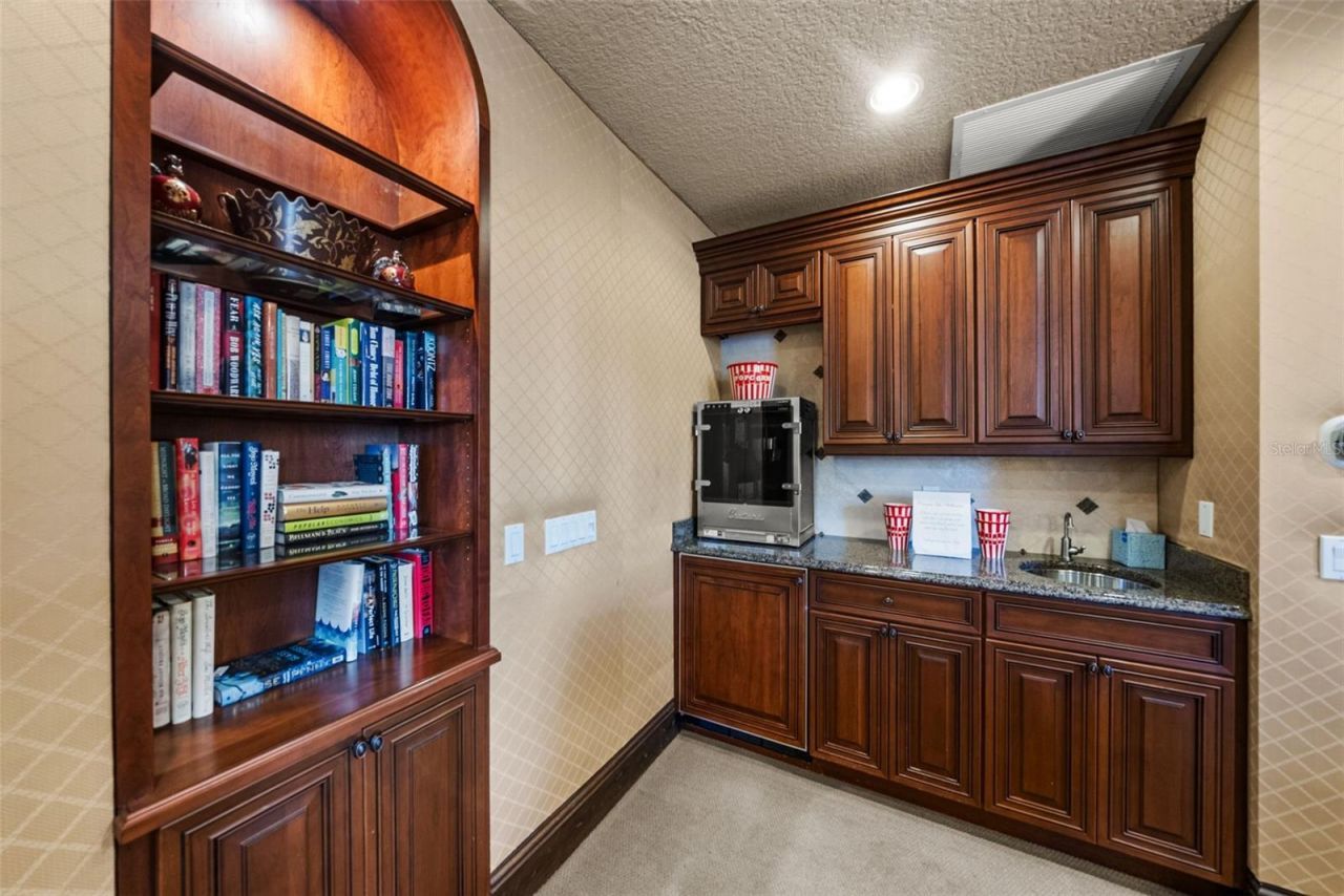 464 Golden Gate Point, Unit 703, Sarasota, FL 34236 Photo