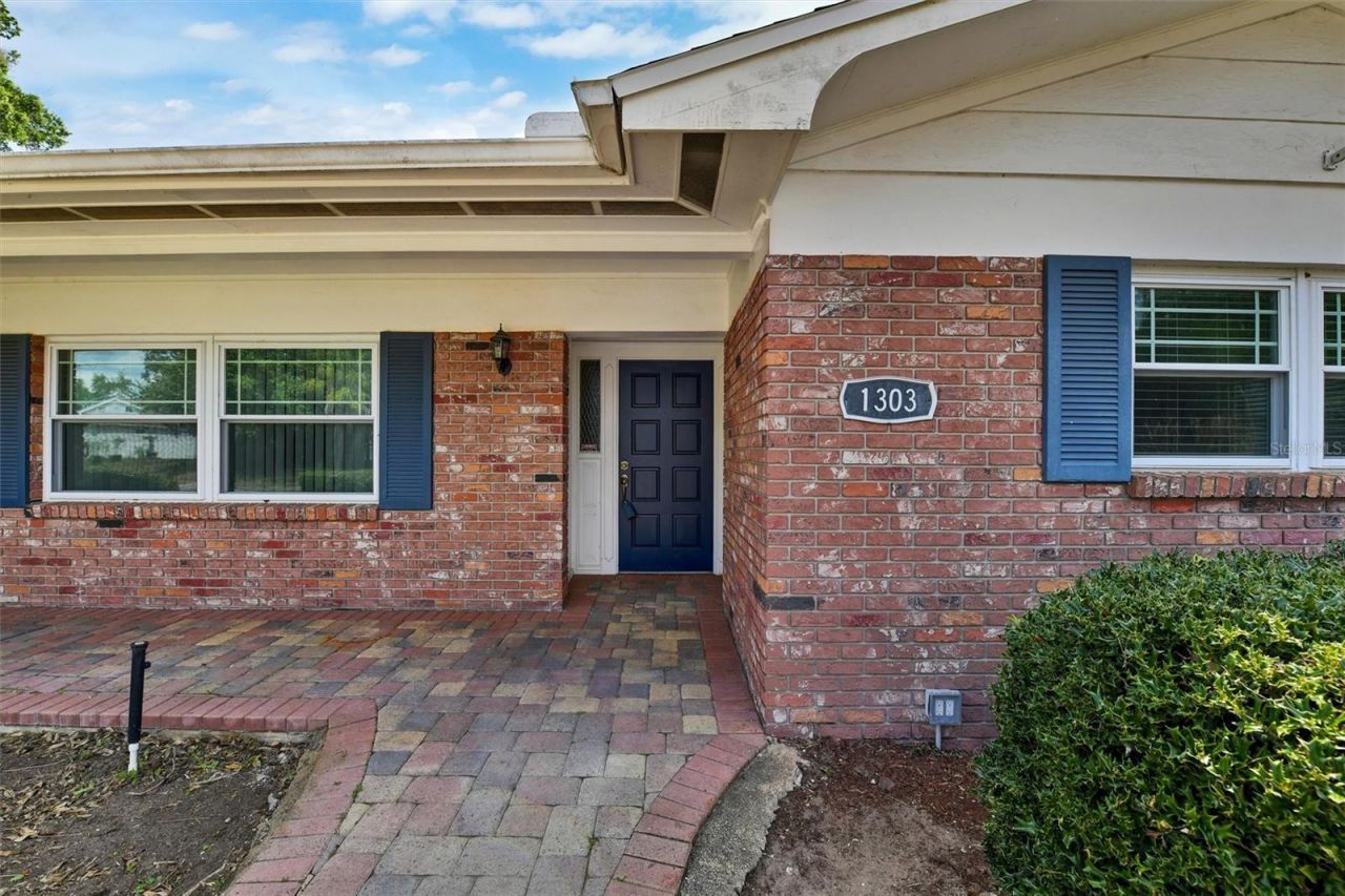 1303 Brantwood Drive, Valrico, FL 33594 Main Photo