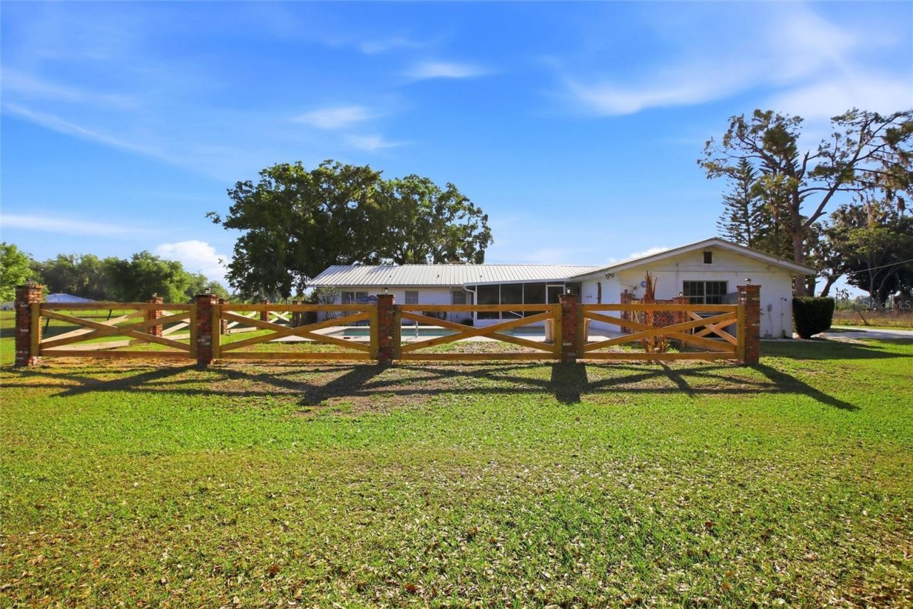 3903 Edison Avenue, Bowling Green, FL 33834 Photo