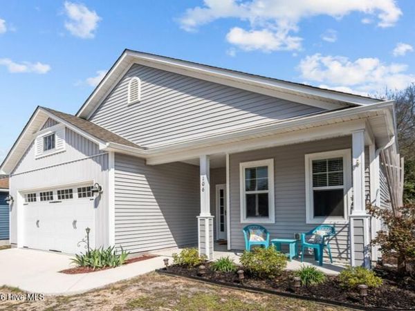 106 NW 19th Street , Oak Island, NC 28465