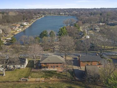 7621 Englewood Drive, Lincoln, NE 68510