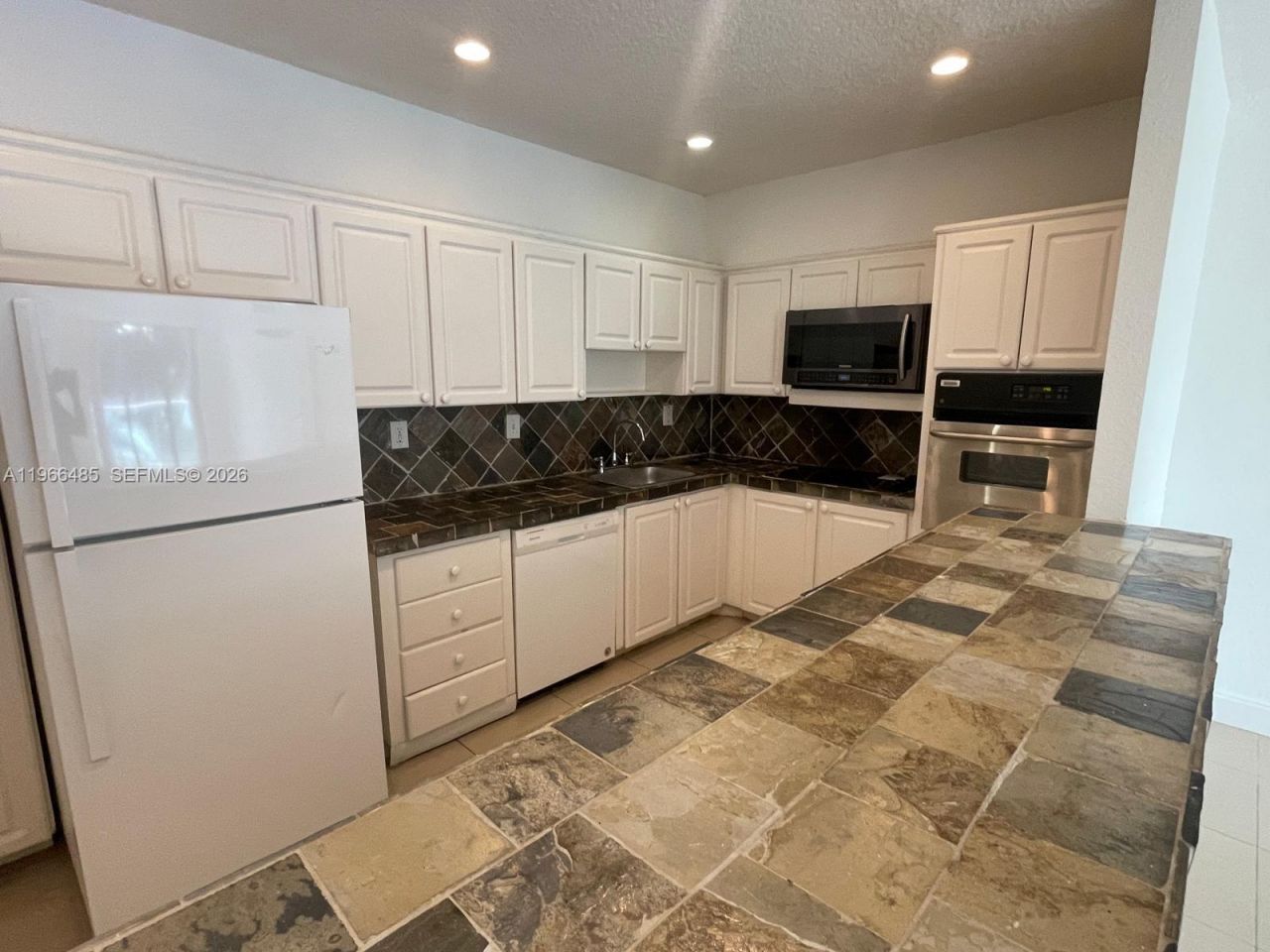 19390 Collins Ave, Unit 123, Sunny Isles Beach, FL 33160 Photo