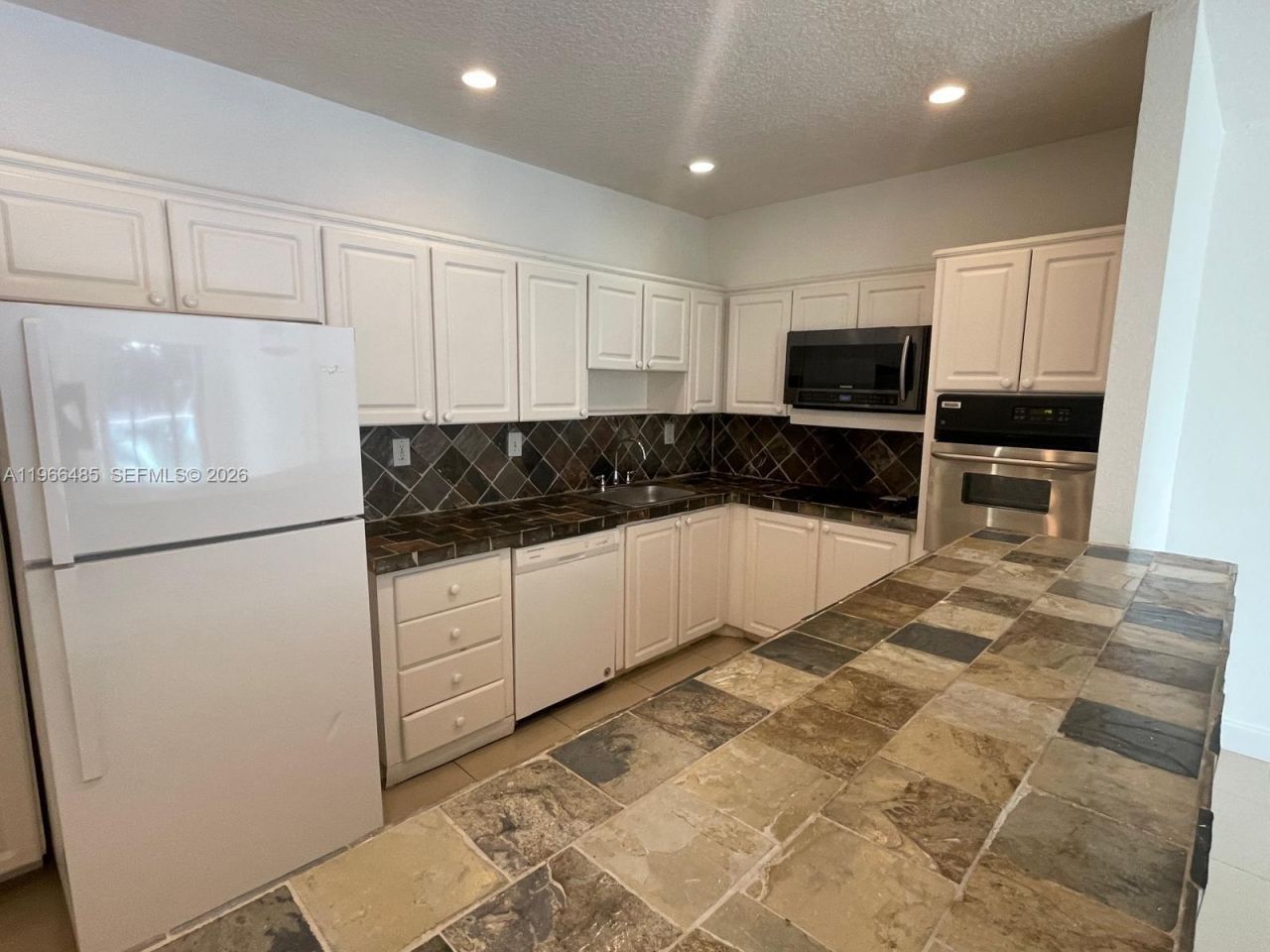 19390 Collins Ave, Unit 123, Sunny Isles Beach, FL 33160 Photo