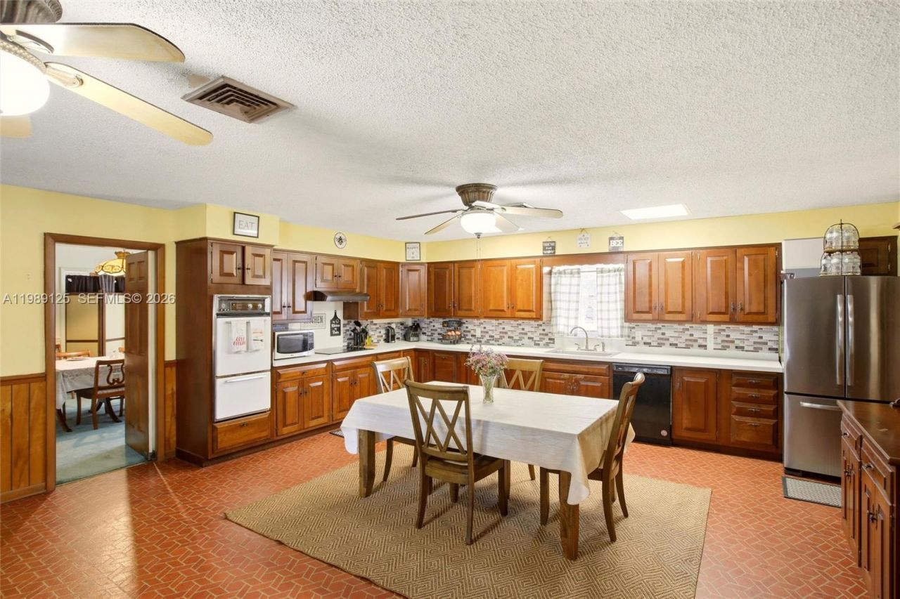 3903 Edison Avenue, Bowling Green, FL 33834 Photo