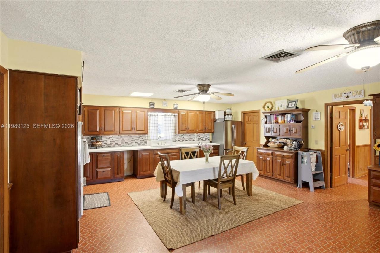 3903 Edison Avenue, Bowling Green, FL 33834 Photo