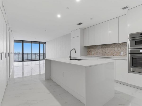 711 NE 23 TERRACE , Unit 3906, Miami, FL 33137