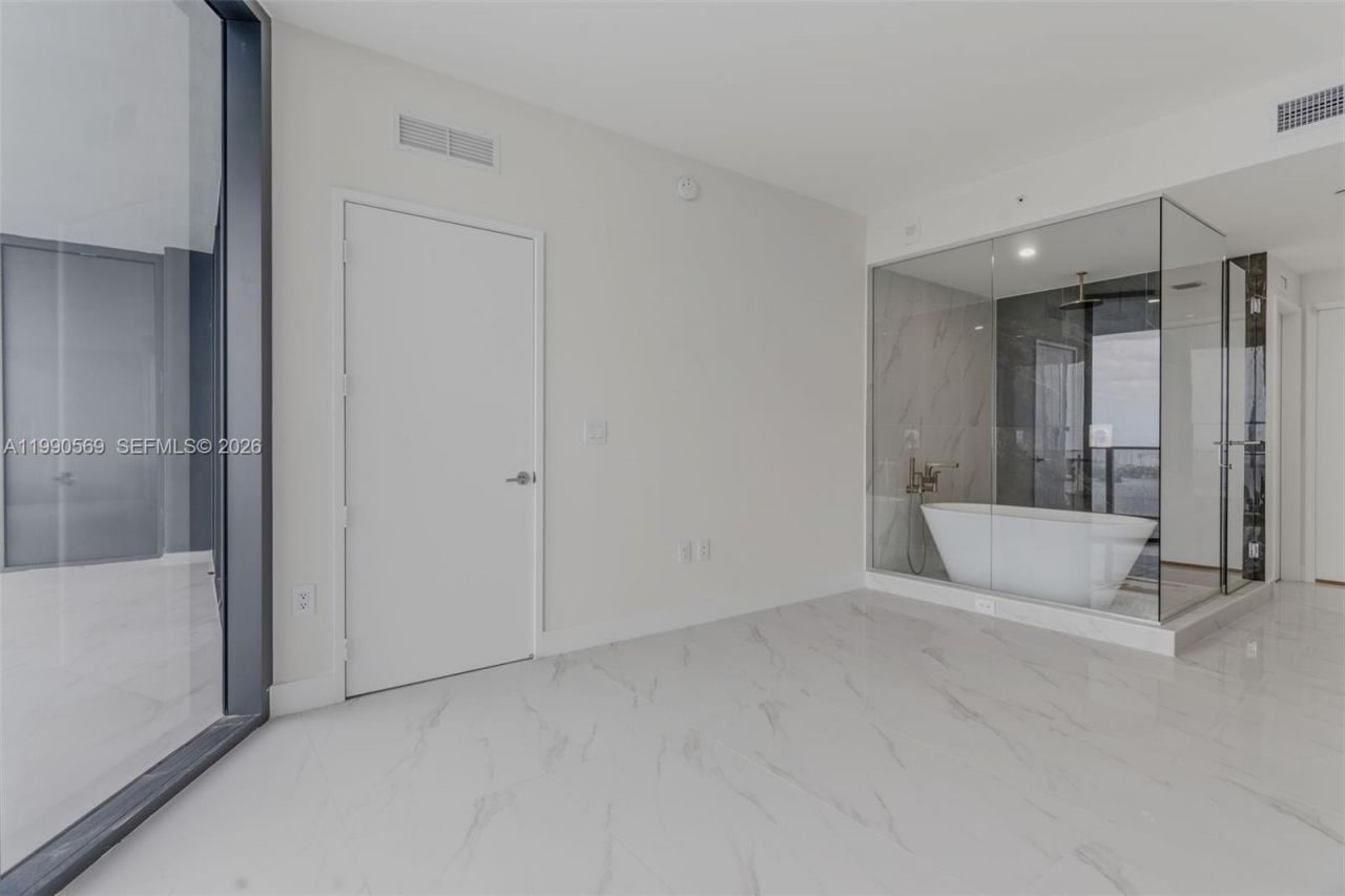 711 NE 23 Terrace , Unit 3906, Miami, FL 33137 Photo