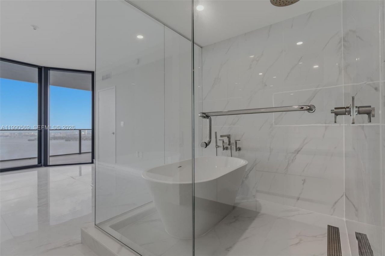 711 NE 23 Terrace , Unit 3906, Miami, FL 33137 Photo