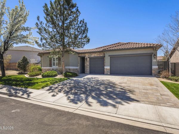 10679 Autumn Walk Lane, Reno, NV 89521
