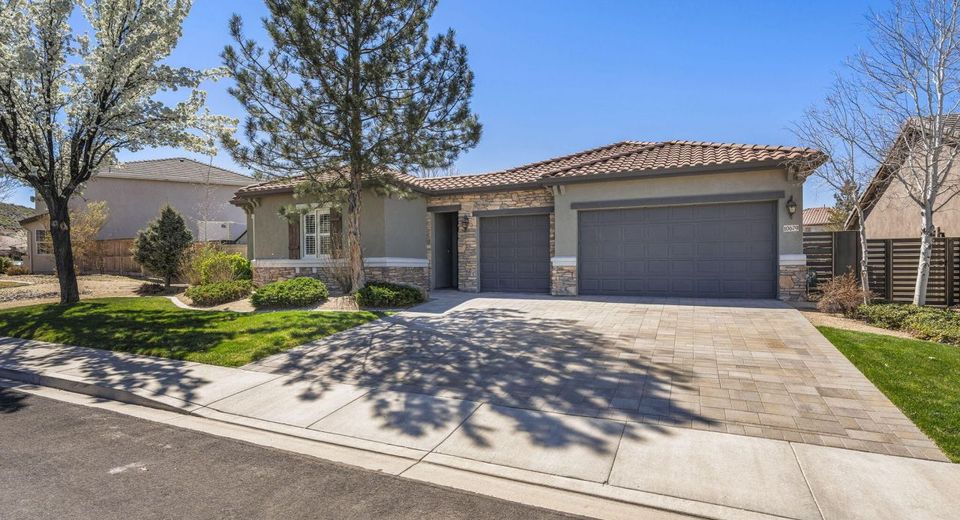 10679 Autumn Walk Lane, Reno, NV 89521 Photo