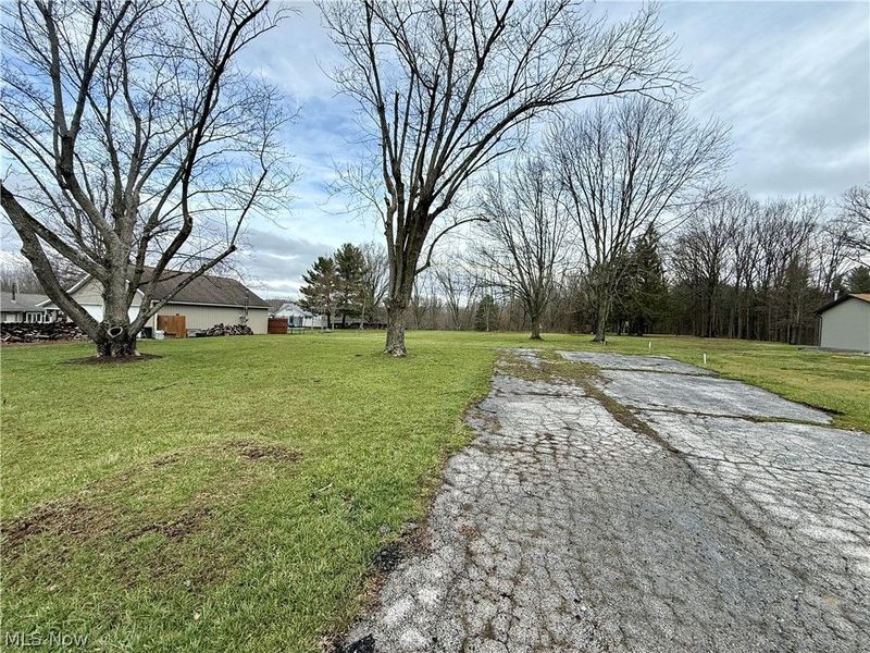 9914 W Hill Drive, Canfield, OH 44406 Photo 2