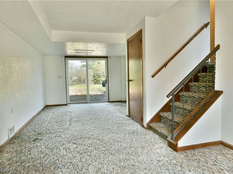 8391 Squires Lane NE, Warren, OH 44484 Photo 4