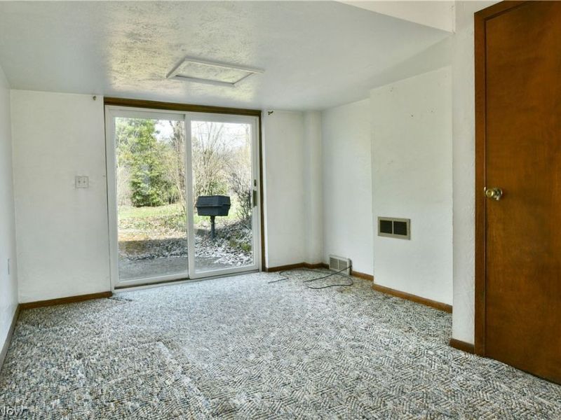 8391 Squires Lane NE, Warren, OH 44484 Photo 6