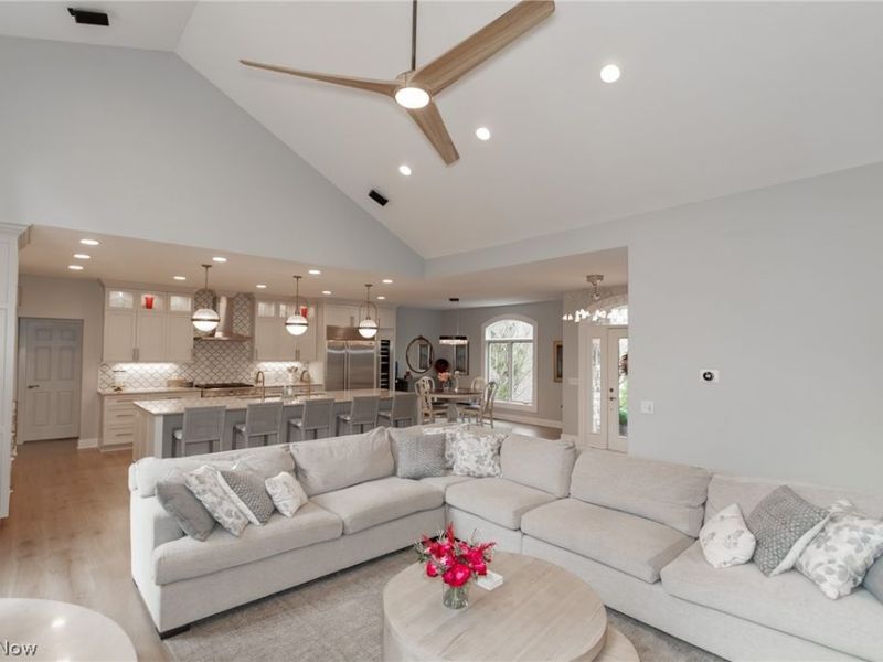 11565 Robin Wood Lane, Chagrin Falls, OH 44023 Photo 5