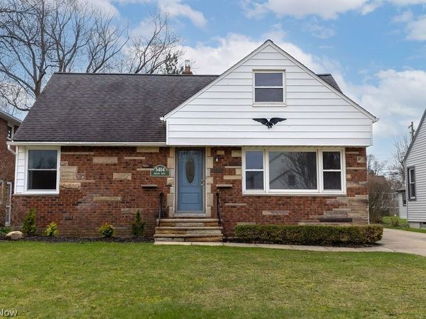 5404 Beacon Road , Lyndhurst, OH 44124
