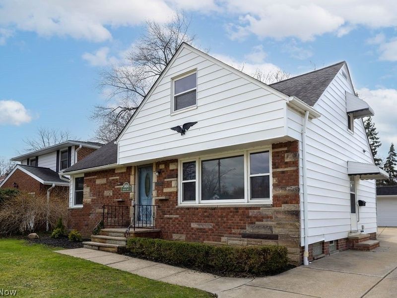 5404 Beacon Road, Lyndhurst, OH 44124 Photo 4