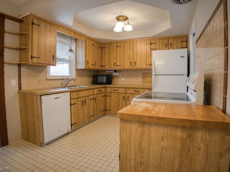 5404 Beacon Road, Lyndhurst, OH 44124 Photo 6