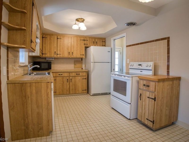 5404 Beacon Road, Lyndhurst, OH 44124 Photo 8