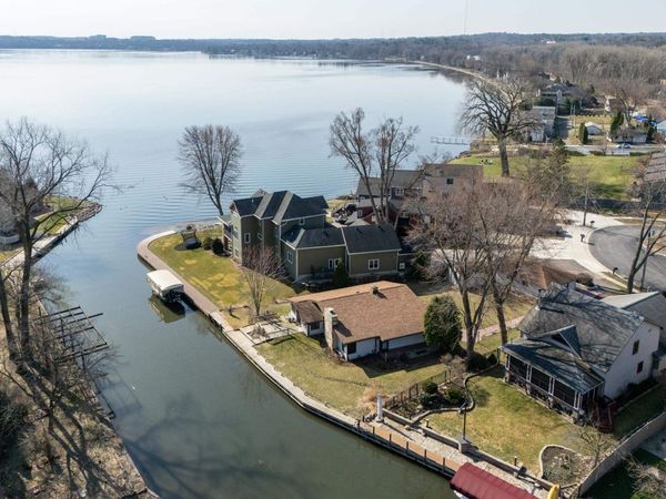 2809 Dewey Court, Middleton, WI 53562