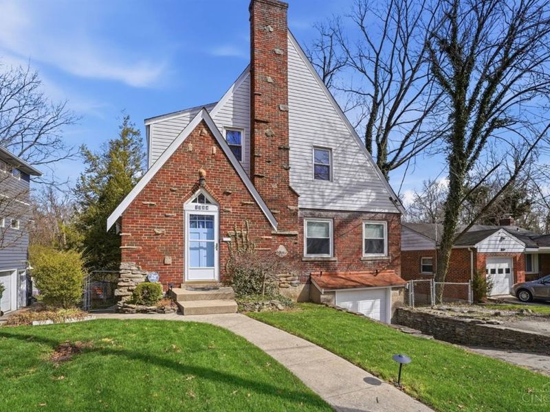 3314 S Woodmont Avenue, Cincinnati, OH 45213 Photo 2