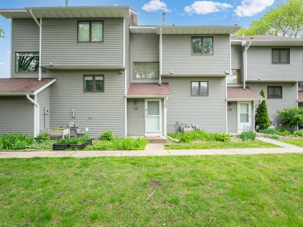 28 Elton Ridge Court NW, Rochester, MN 55901