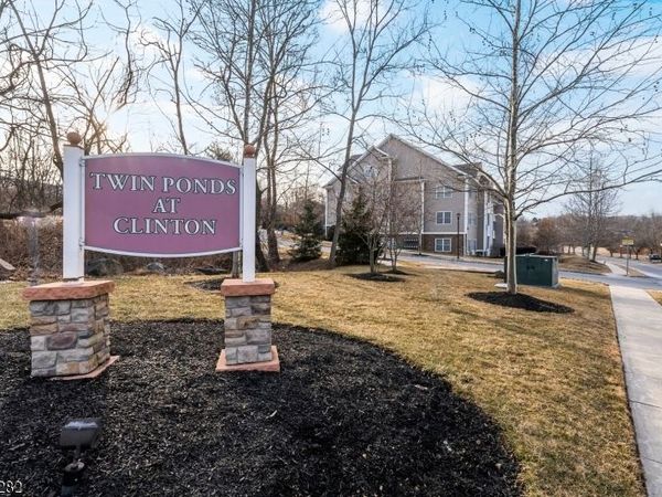 18 Park Drive, Unit 18, Clinton, NJ 08889