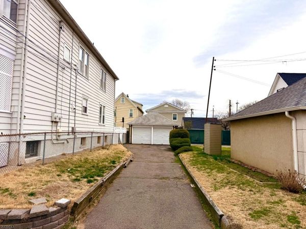 121 Halstead Ave, Wallington, NJ 07057