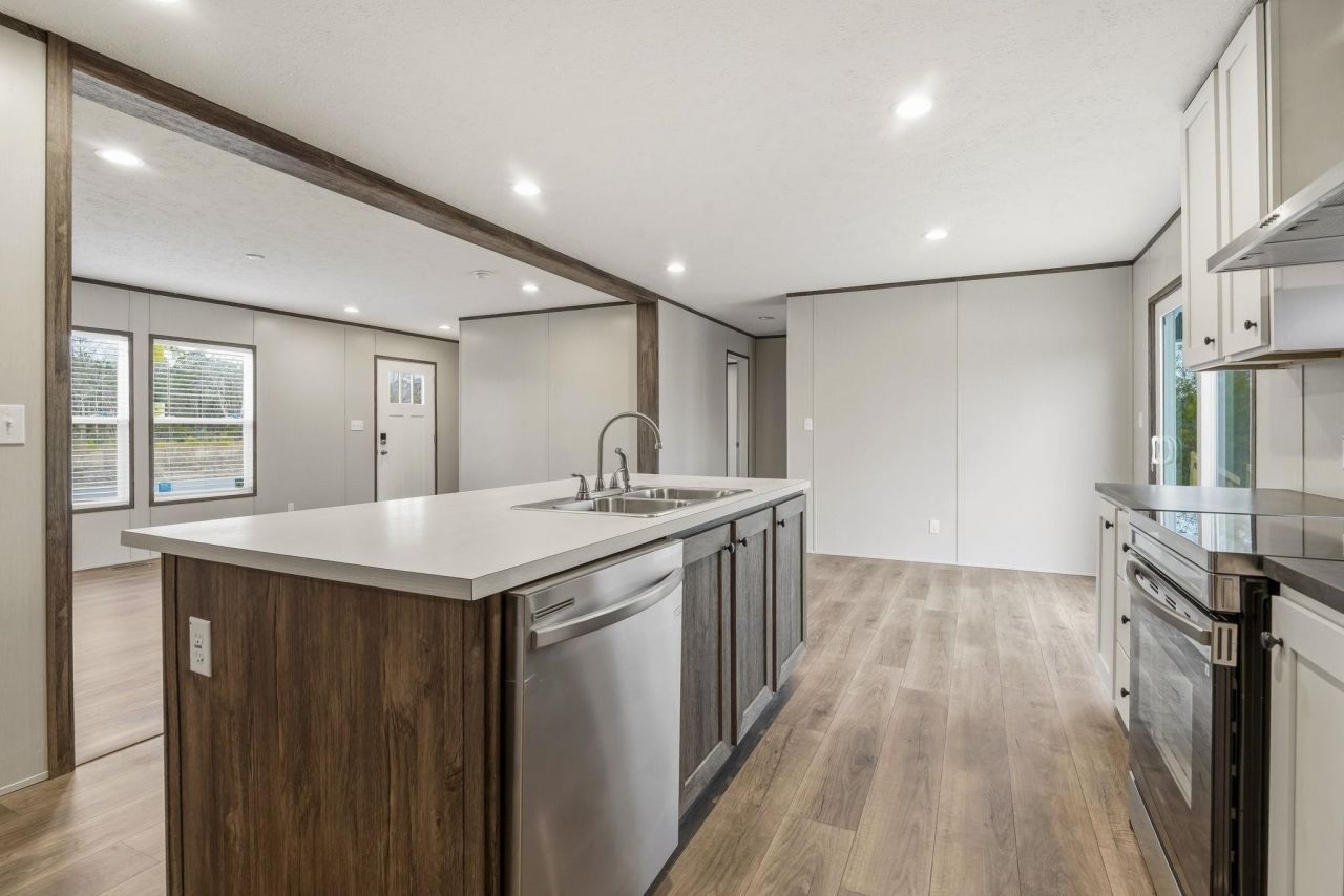 7306 Bellair Dr. Photo 4