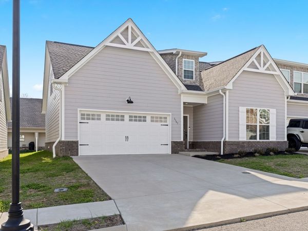 1147 Malinda Ln, Greenbrier, TN 37073