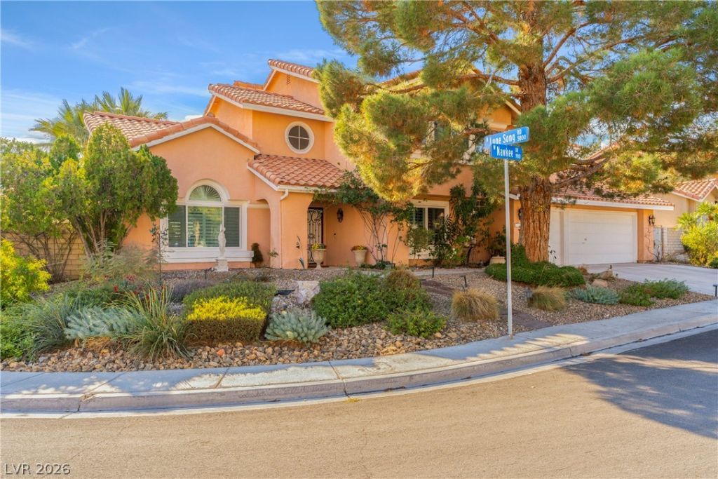 911 Nawkee Drive, North Las Vegas, NV 89031 Main Photo