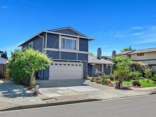 77 Barnes Ln, Fremont, CA 94536