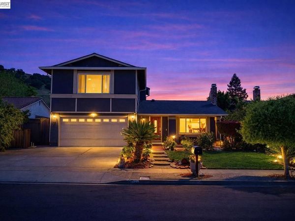 77 Barnes Ln, Fremont, CA 94536